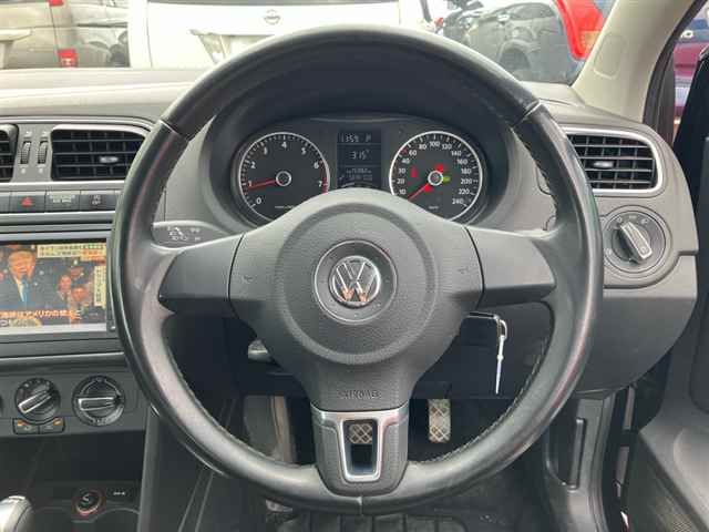 2013 Volkswagen VWポロ5HB TSIコンフォートラインBMT auction photo 3