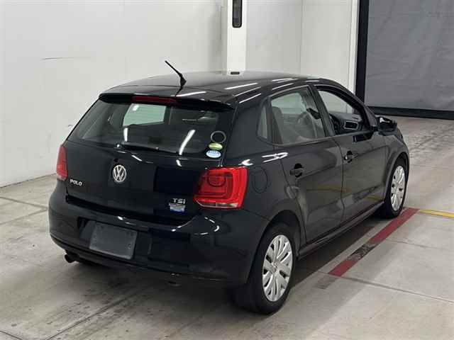 2013 Volkswagen VWポロ5HB TSIコンフォートラインBMT auction photo 5