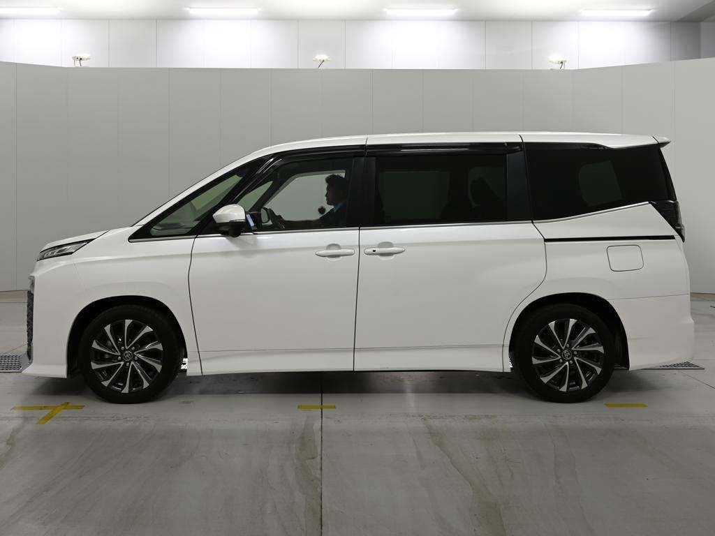2022 Toyota Voxy Hybrid S-Z auction photo 4