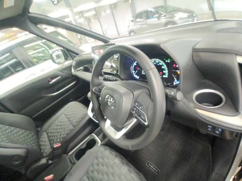 2022 Toyota Voxy Hybrid S-Z auction photo 9