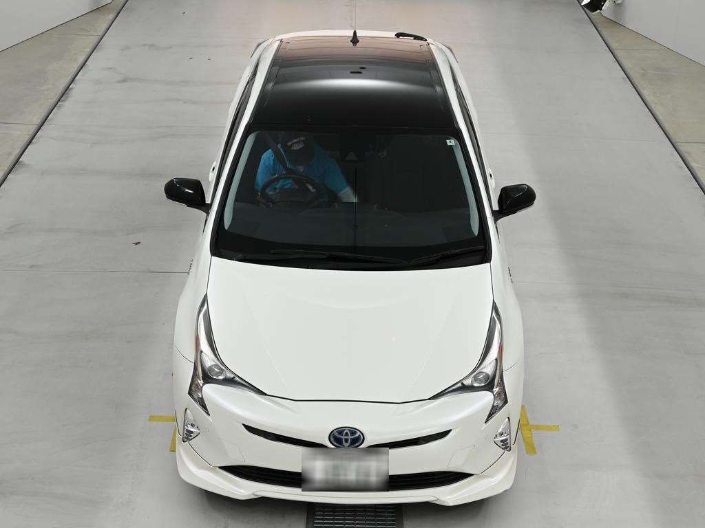 2018 Toyota Prius Sセーフティプラス ツートーン auction photo 7