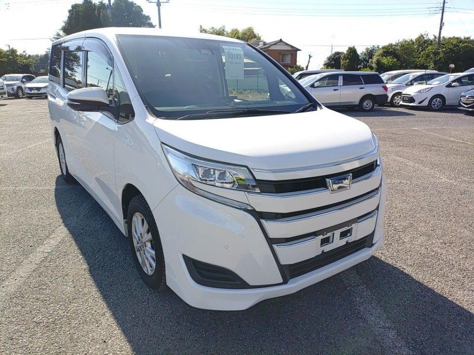 2021 Toyota Noah auction photo 4