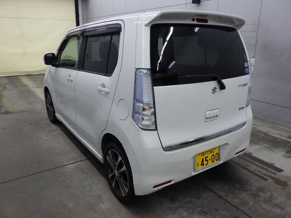 2016 Suzuki Wagon R スティングレーT auction photo 5