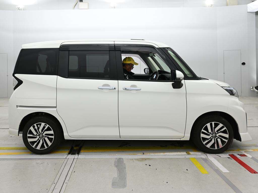 2023 Toyota Roomy カスタムG auction photo 3