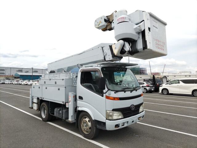Japan Auction Vehicles 8 2009 Toyota Dyna コウショサギョウ auction photo