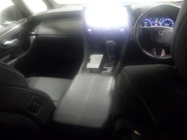 2025 Toyota Alphard Z 4WD auction photo 3