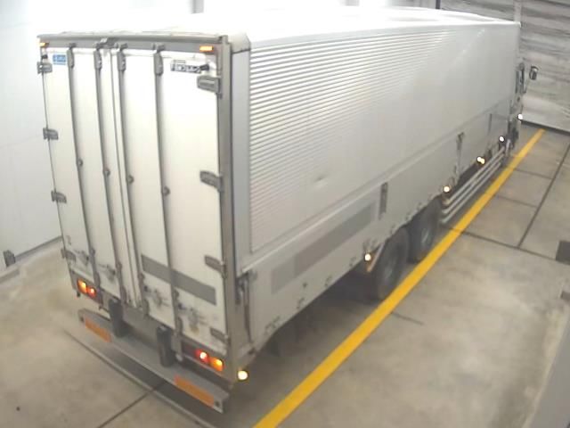 2010 Isuzu ウィング auction photo 2