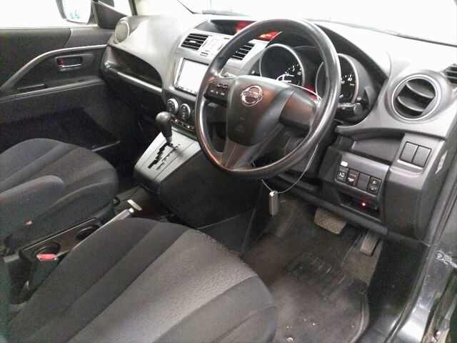 2011 Nissan ラフェスタ ハイウェイスター 4WD auction photo 3