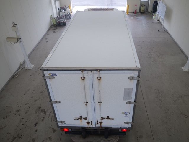 2011 Isuzu Elf Reizo Reito auction photo 3