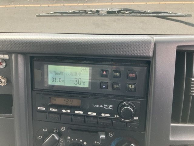 2011 Isuzu Elf Reizo Reito auction photo 21