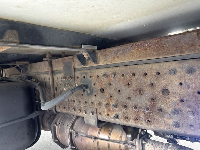 2011 Isuzu Elf Reizo Reito auction photo 17