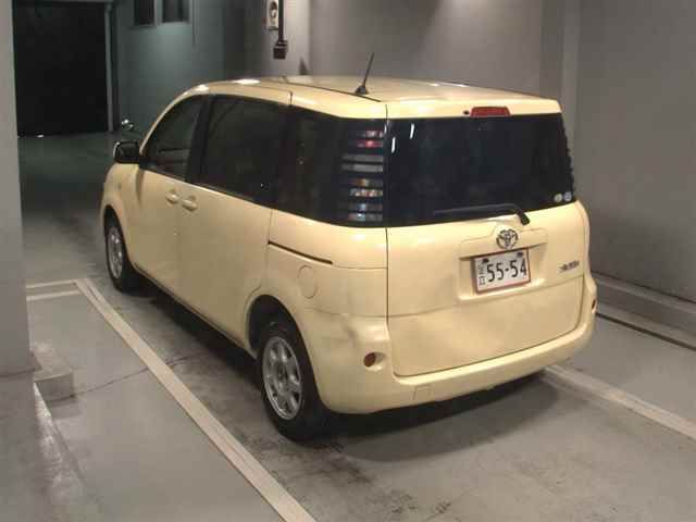 2004 Toyota Sienta X auction photo 2