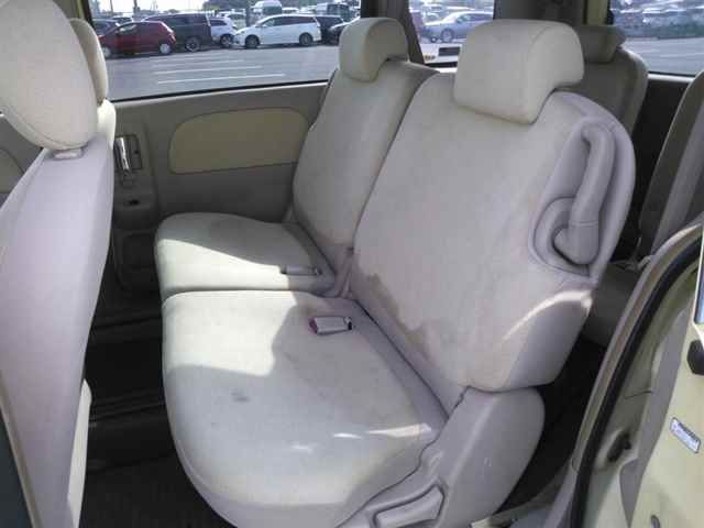 2004 Toyota Sienta X auction photo 9