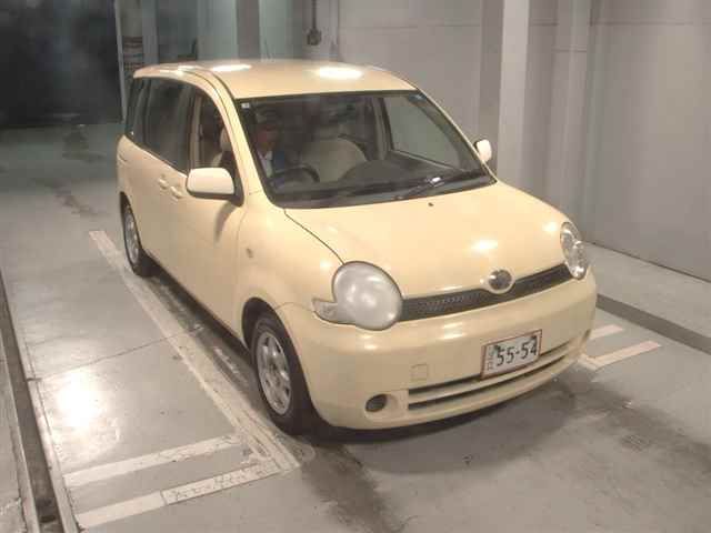 2004 Toyota Sienta X Japan auction vehicle
