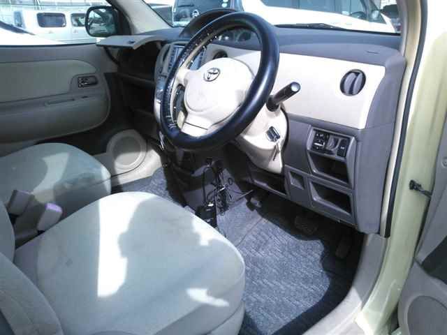 2004 Toyota Sienta X auction photo 3