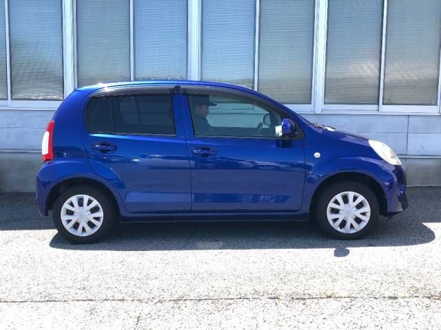 2015 Toyota Passo X Lパッケージ auction photo 2