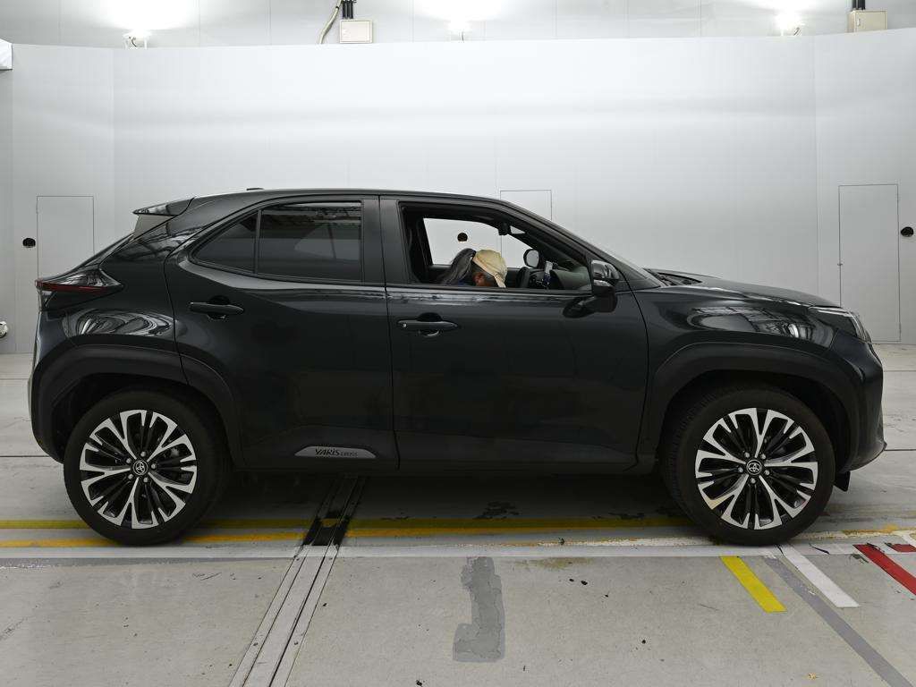 2023 Toyota Yaris Cross Z auction photo 3