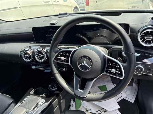 2020 Mercedes-Benz A-Class A250 4MATIC Sedan auction photo 3