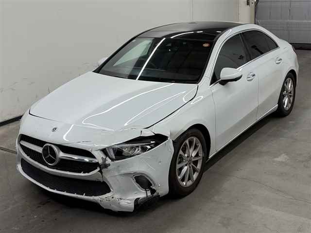 2020 Mercedes-Benz A-Class A250 4MATIC Sedan auction photo 4