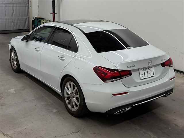 2020 Mercedes-Benz A-Class A250 4MATIC Sedan auction photo 2