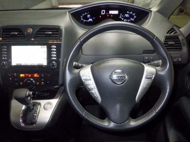 2012 Nissan Serena 20XクロスギアS-HV auction photo 4