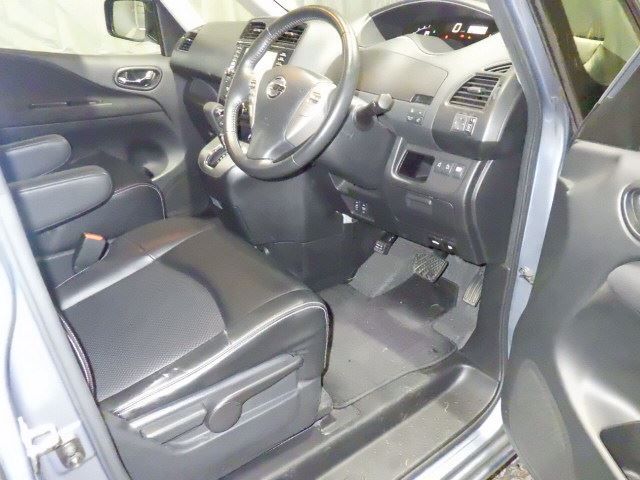 2012 Nissan Serena 20XクロスギアS-HV auction photo 3