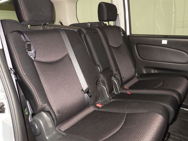 2013 Nissan Serena Highway Star V Select 4WD auction photo 6