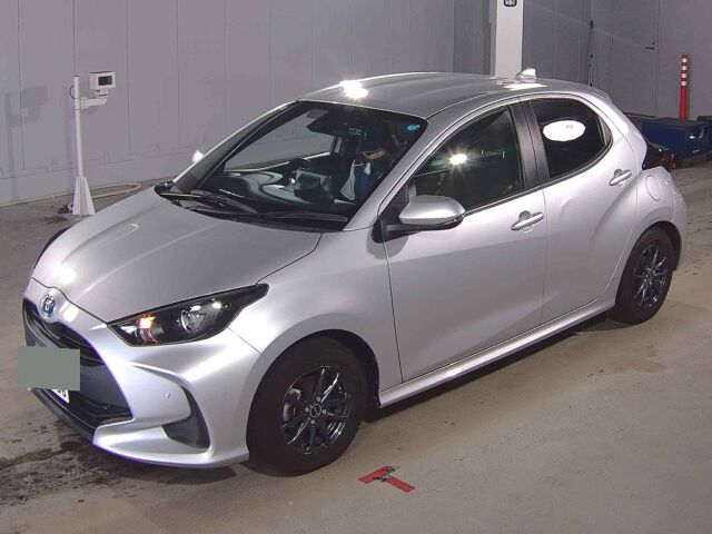 2021 Toyota Yaris ハイブリッドG auction photo 4