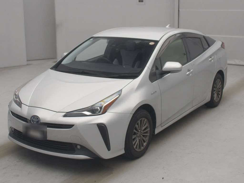 2020 Toyota Prius S 4WD Japan auction vehicle
