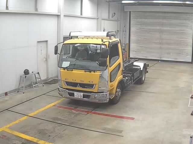 Japan Auction Vehicles 10 2014 Mitsubishi Fuso Fighter コンテナ専用車 auction photo