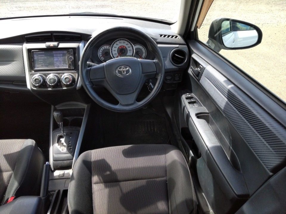 2014 Toyota Corolla Fielder auction photo 3