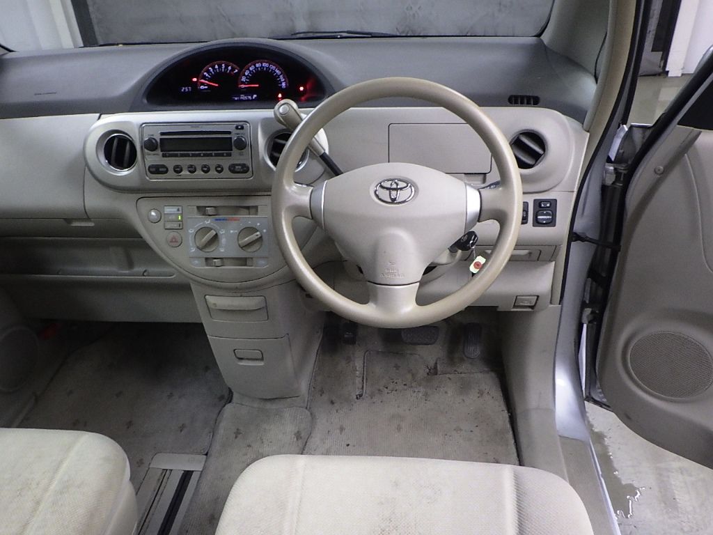 2007 Toyota Porte 130i auction photo 3
