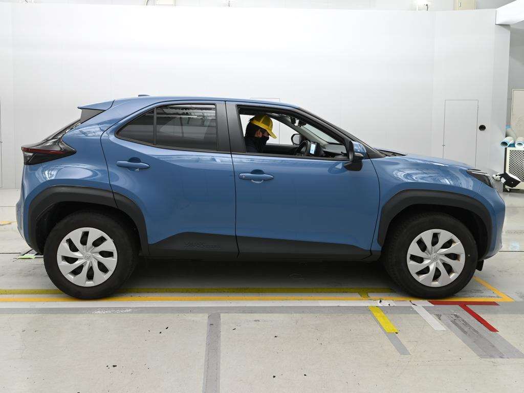 2023 Toyota Yaris Cross X auction photo 3