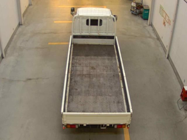 2017 Toyota Dyna 平ボディ auction photo 3