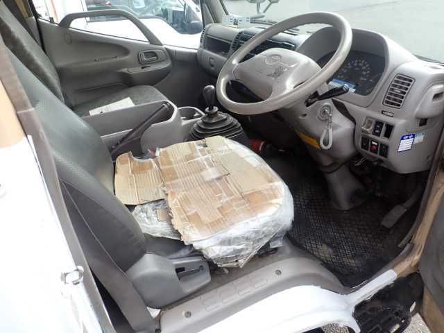 2009 Toyota Dyna 1.85t パネルバン 冷凍機付 auction photo 3