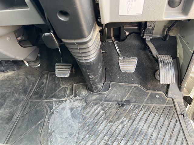 2018 Mitsubishi Fuso Canter Loader auction photo 4