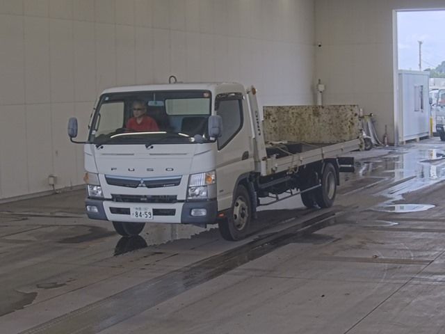 2018 Mitsubishi Fuso Canter Loader Japan auction vehicle