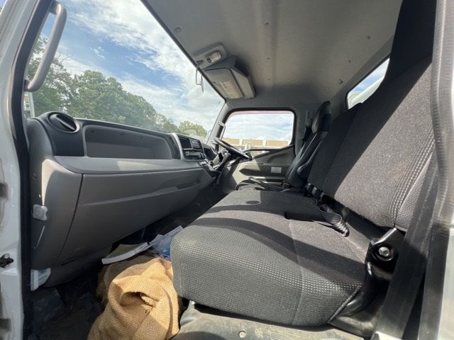 2018 Mitsubishi Fuso Canter Loader auction photo 5