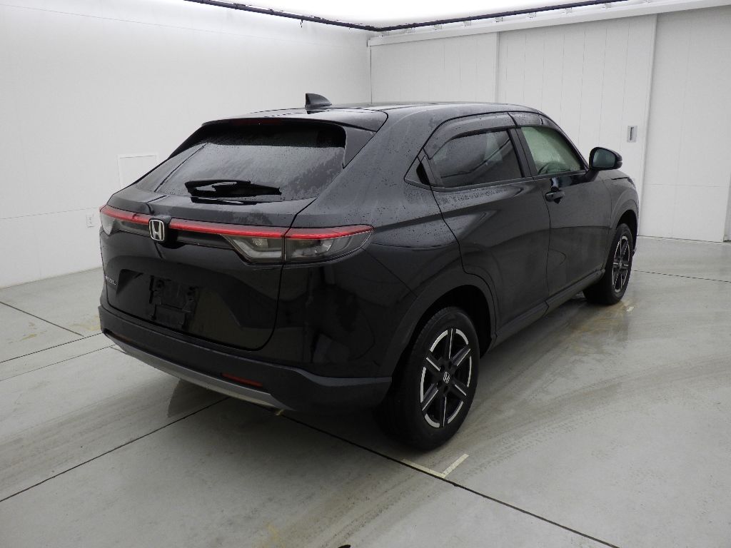 2022 Honda Vezel 4WD G auction photo 2