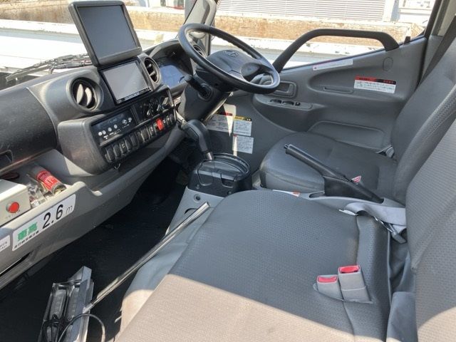 2015 Hino Dutro コウショサギョウ auction photo 5