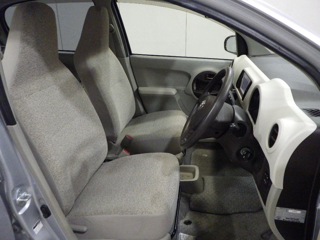 2014 Toyota Passo X auction photo 6