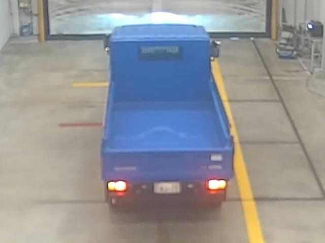 2025 Isuzu Elf dump auction photo 3