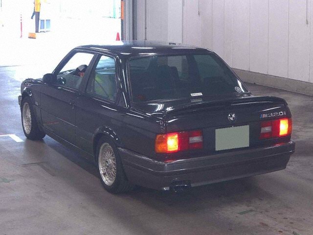 1989 BMW 3 Series 320IM Technique auction photo 2
