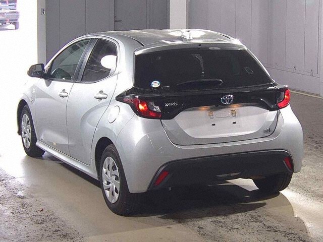 2022 Toyota Yaris Hybrid X auction photo 2