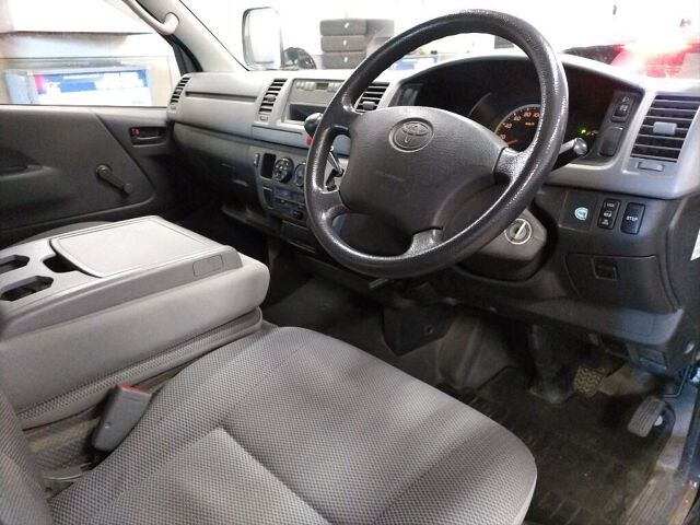 2006 Toyota Hiace ロングDX 4WD auction photo 3