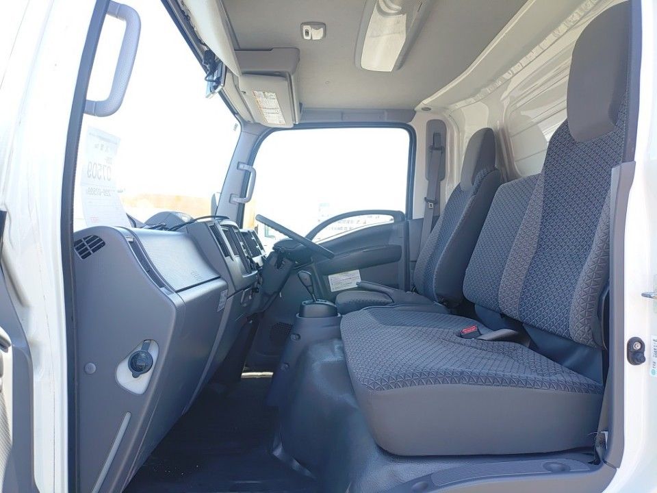 2021 Isuzu Elf auction photo 16