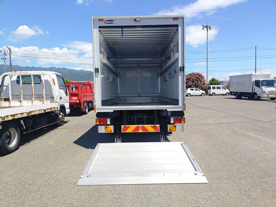 2021 Isuzu Elf auction photo 22