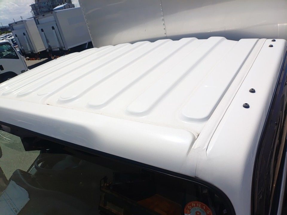 2021 Isuzu Elf auction photo 7