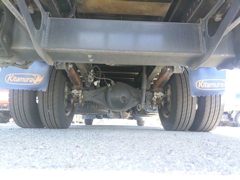 2021 Isuzu Elf auction photo 18