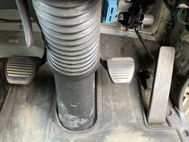 2012 Isuzu Forward アルミウイング PG auction photo 4